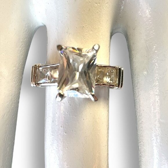 Emerald Cut Cubic Zirconia Silver Plated Engagement Ring Size 6 Marked Thailand - Picture 5 of 10